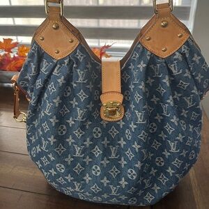 Louis Vuitton Monogram Mahina Hobo XL Vintage